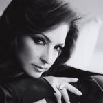 artist image Gloria Estefan Abriendo Puertas Abriendo Puertas