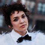 artist image Norah Jones Carry On Day Breaks