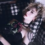 artist image Sena Şener Kapkaranlık Her Günüm Kapkaranlık Her Günüm - Single