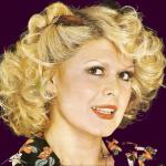 artist image Neşe Karaböcek Günün Birinde Yedi Renk